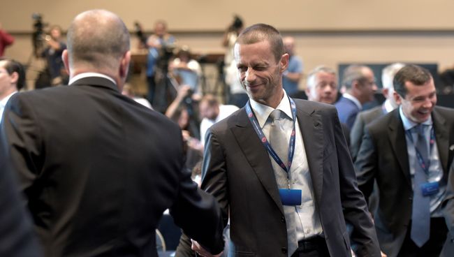 Глава Футбольного союза Словении Александер Чеферин на конгрессе UEFA в Афинах, Греция. 14 сентября 2016 Глава Футбольного союза Словении Александер Чеферин на конгрессе UEFA в Афинах, Греция. 14 сентября 2016