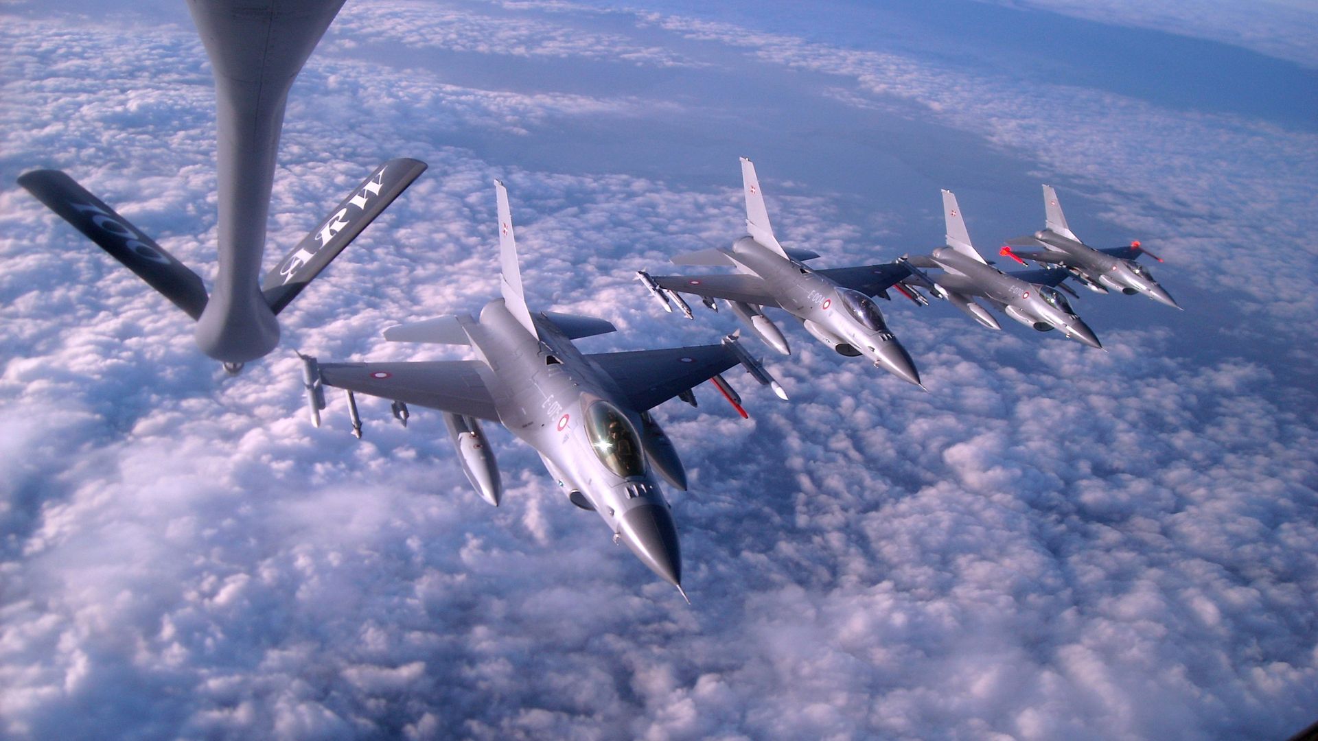 Истребители F-16 Fighting Falcon Королевских ВВС Дании - РИА Новости, 1920, 13.05.2024