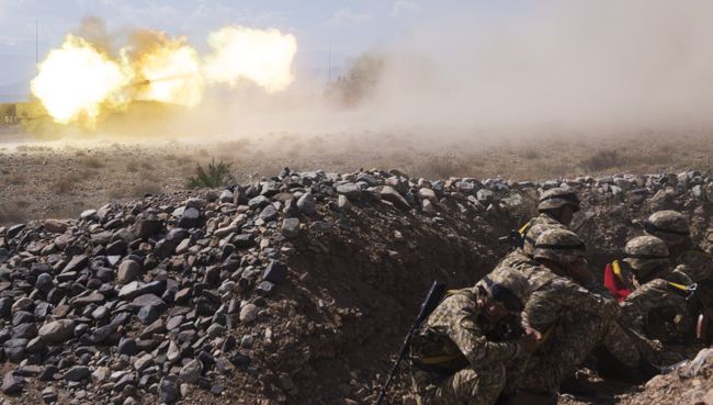 Военнослужащие во время международных антитеррористических учений ШОС Мирная миссия-2016 Военнослужащие во время международных антитеррористических учений ШОС Мирная миссия-2016