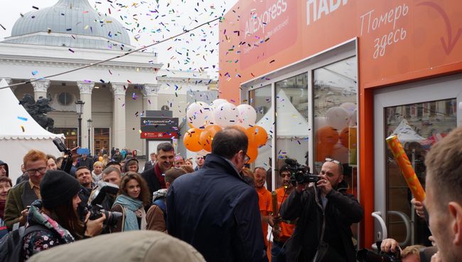 Открытие первого в мире шоурума AliExpress на Ленинградском вокзале Открытие первого в мире шоурума AliExpress на Ленинградском вокзале