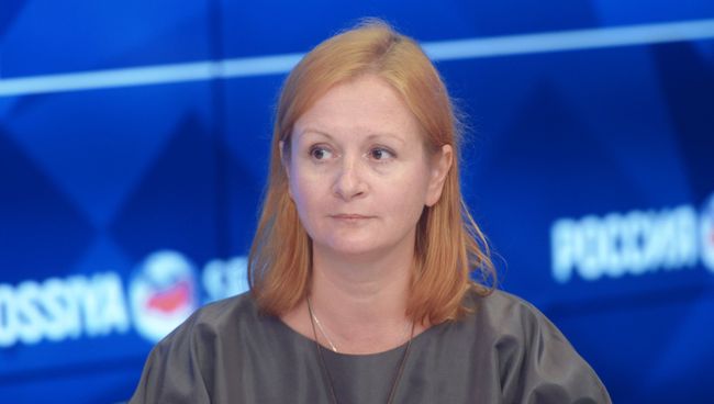 Директор Департамента госполитики в сфере общего образования Анастасия Зырянова во время пресс-конференции в МИА Россия сегодня. 21 сентября 2016 Директор Департамента госполитики в сфере общего образования Анастасия Зырянова во время пресс-конференции в МИА Россия сегодня. 21 сентября 2016
