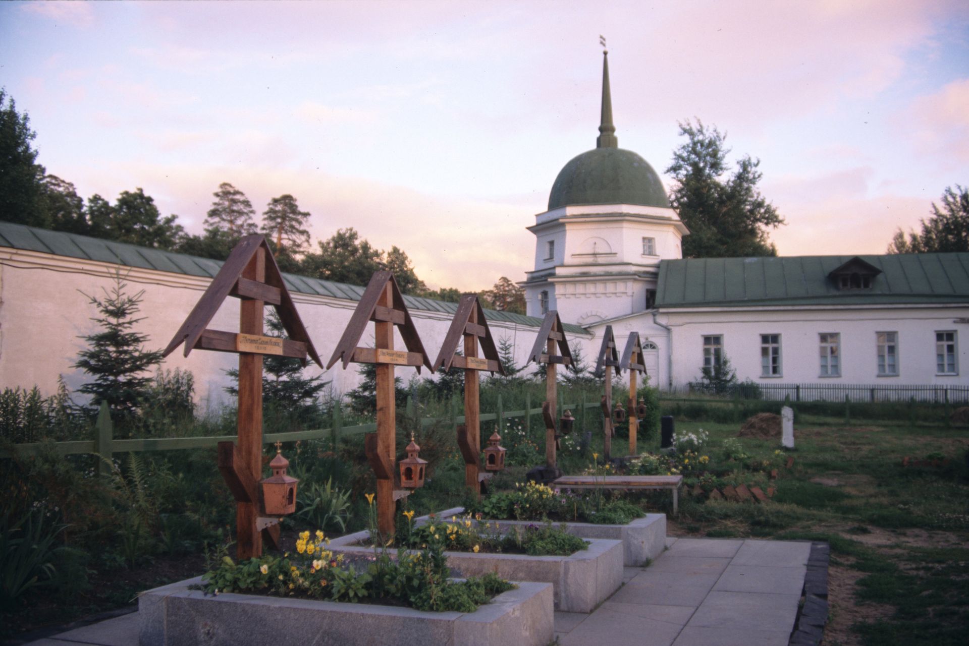 Кладбище в Оптиной пустыни - РИА Новости, 1920, 26.09.2025