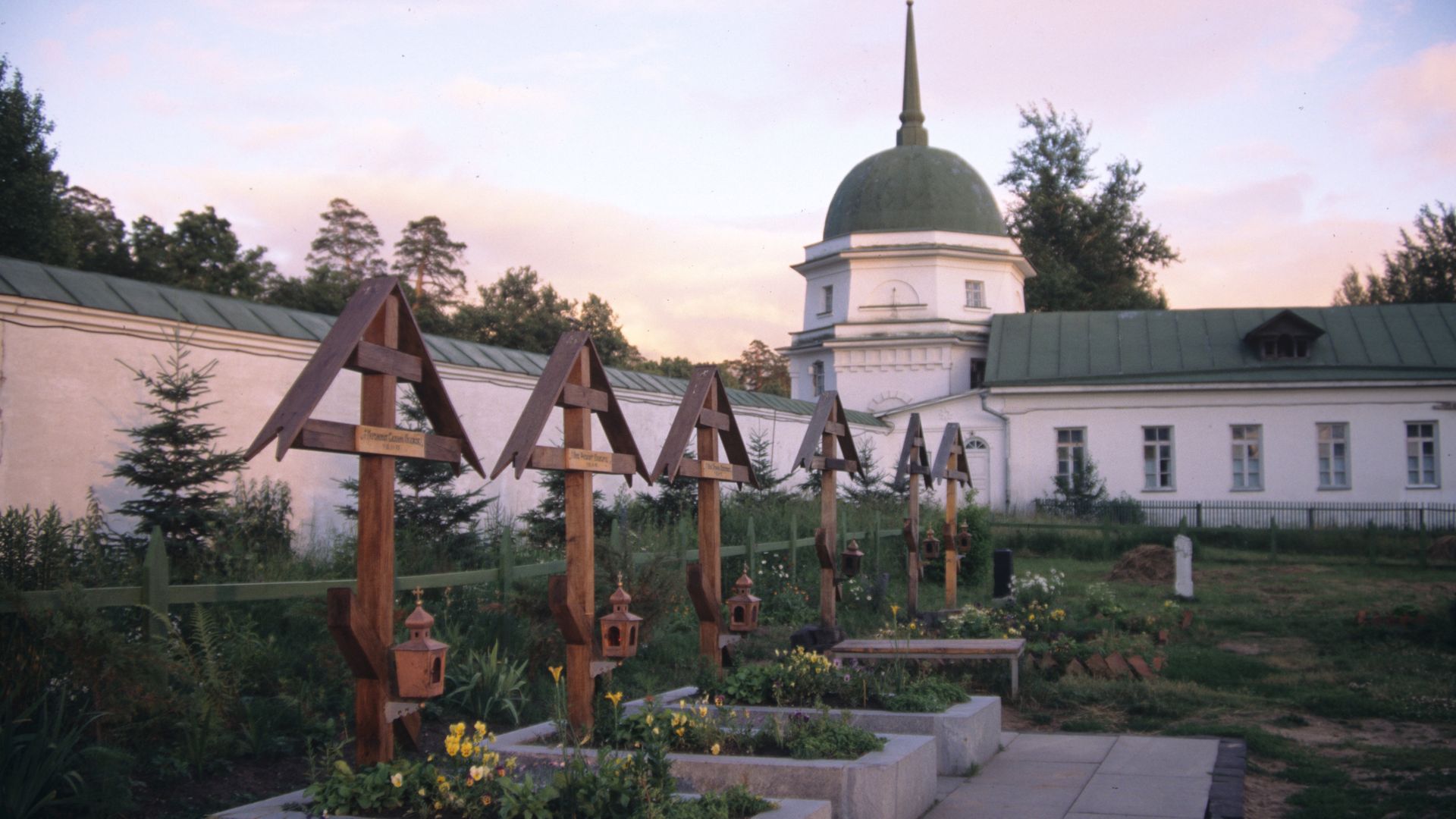 Кладбище в Оптиной пустыни - РИА Новости, 1920, 19.03.2026