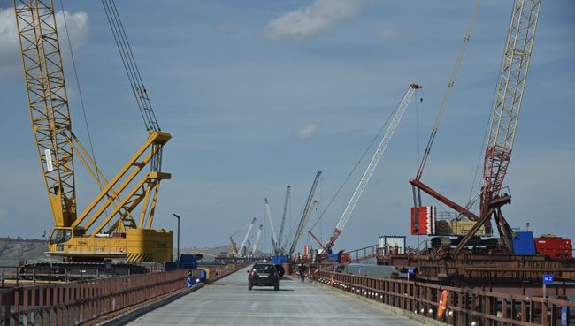 Строительство моста через Керченский пролив в Крыму. Архивное фото