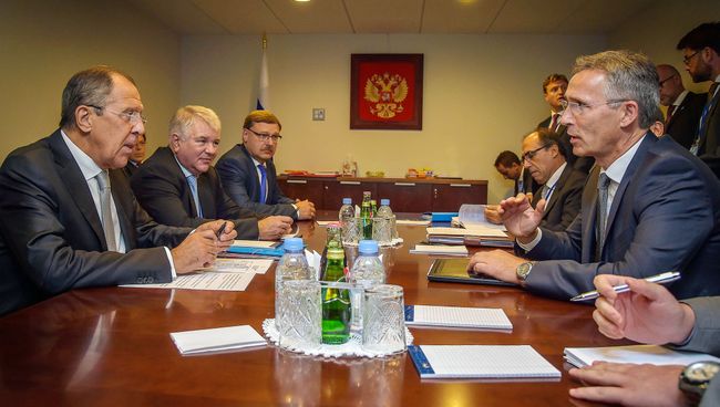 Министр иностранных дел РФ Сергей Лавров и генеральный секретарь НАТО Йенс Столтенберг в Нью-Йорке, США. 21 сентября 2016