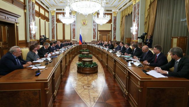 Председатель правительства РФ Дмитрий Медведев проводит заседание кабинета министров РФ в Доме правительства РФ. 22 сентября 2016 Председатель правительства РФ Дмитрий Медведев проводит заседание кабинета министров РФ в Доме правительства РФ. 22 сентября 2016