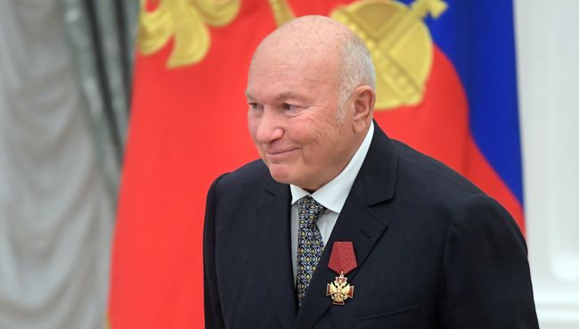 Бывший мэр Москвы Юрий Лужков на церемонии вручения в Кремле президентом РФ Владимиром Путиным государственных наград. 22 сентября 2016 Бывший мэр Москвы Юрий Лужков на церемонии вручения в Кремле президентом РФ Владимиром Путиным государственных наград. 22 сентября 2016