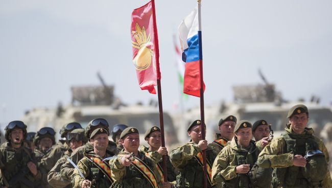 Военнослужащие российской армии во время международных антитеррористических учений. Архивное фото Военнослужащие российской армии во время международных антитеррористических учений. Архивное фото
