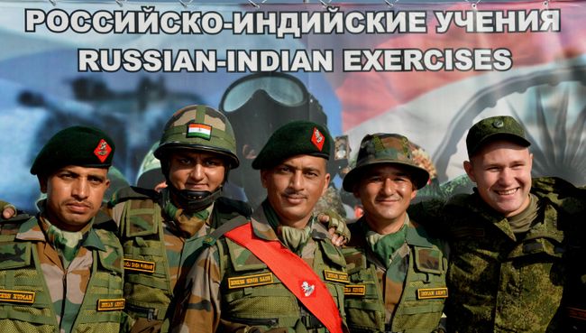 Российско-индийские учения Индра-2016 на полигоне Сергеевский в Приморском крае