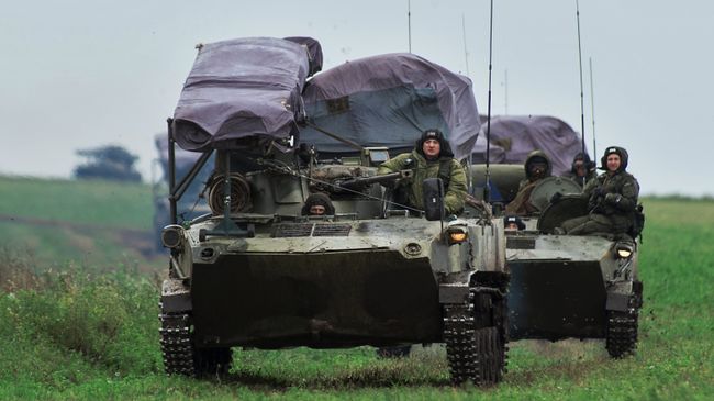 Боевые машины десанта БМД-2 во время марш-броска на аэродром Дягилево во время учений ВДВ в Рязанской области Боевые машины десанта БМД-2 во время марш-броска на аэродром Дягилево во время учений ВДВ в Рязанской области