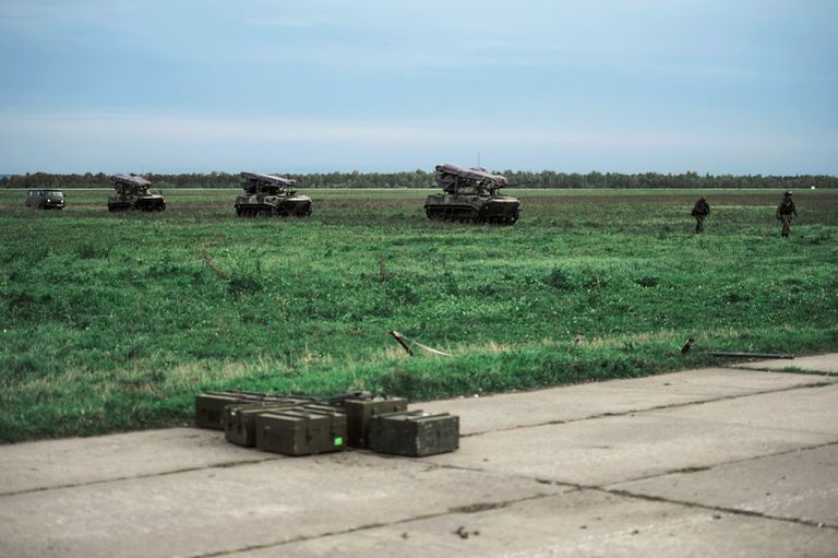 Боевые машины десанта БМД-2 после марш-броска на аэродром Дягилево во время учений ВДВ в Рязанской области Боевые машины десанта БМД-2 после марш-броска на аэродром Дягилево во время учений ВДВ в Рязанской области