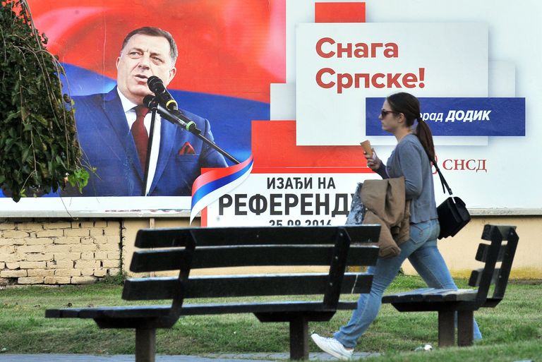 Агитационный плакат президента Республики Сербской Боснии и Герцеговины Милорада Додика