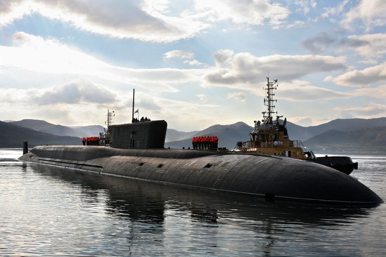 АПЛ Владимир Мономах прибыла к месту постоянного базирования на Камчатку