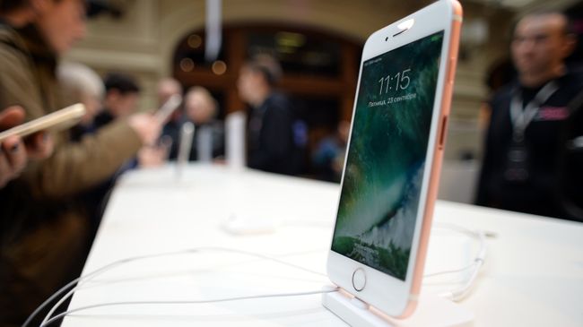 Новый смартфон iPhone 7. Архивное фото Новый смартфон iPhone 7. Архивное фото