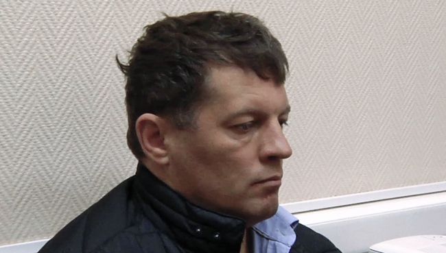 Гражданин Украины Роман Сущенко во время задержания сотрудниками ФСБ России в Москве. Архивное фото Гражданин Украины Роман Сущенко во время задержания сотрудниками ФСБ России в Москве. Архивное фото