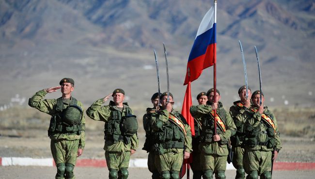 Российские военнослужащие во время учений в Киргизии. Архивное фото