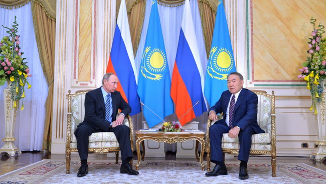 Президент РФ Владимир Путин и президент Казахстана Нурсултан Назарбаев. Архивное фото Президент РФ Владимир Путин и президент Казахстана Нурсултан Назарбаев. Архивное фото