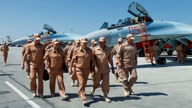 Министр обороны России Сергей Шойгу на авиабазе Хмеймим, Сирия. Архивное фото