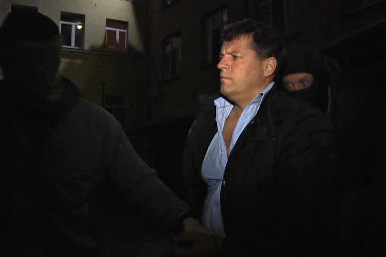 Гражданин Украины Роман Сущенко во время задержания сотрудниками ФСБ России в Москве Гражданин Украины Роман Сущенко во время задержания сотрудниками ФСБ России в Москве