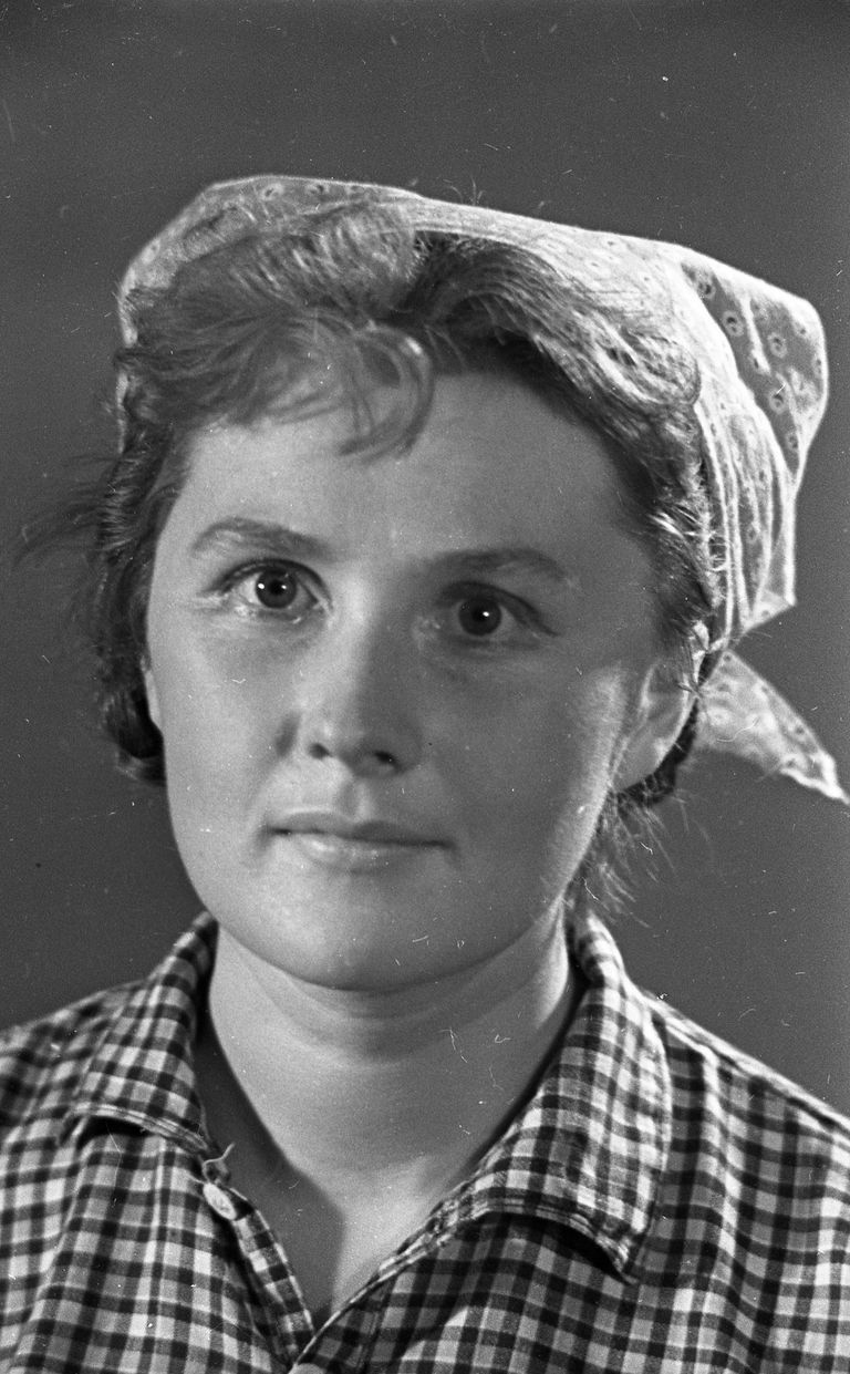 Актриса Людмила Иванова в спектакле театра Современник Два цвета Актриса Людмила Иванова в спектакле театра Современник Два цвета
