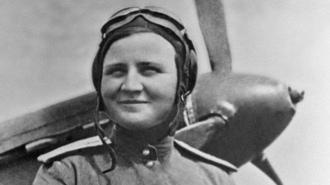 Летчица Екатерина Буданова Летчица Екатерина Буданова