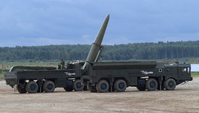 Ракетный комплекс Искандер-М во время демонстрационного показа военной техники на полигоне Алабино на Международном военно-техническом форуме Армия-2016