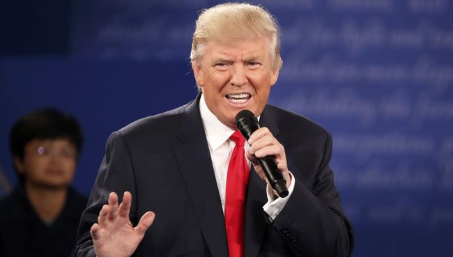 Дональд Трамп во время предвыборных дебатов. 9 октября 2016 года
