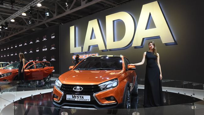 Автомобиль LADA Vesta на Московском международном автомобильном салоне-2016. Архивное фото Автомобиль LADA Vesta на Московском международном автомобильном салоне-2016. Архивное фото