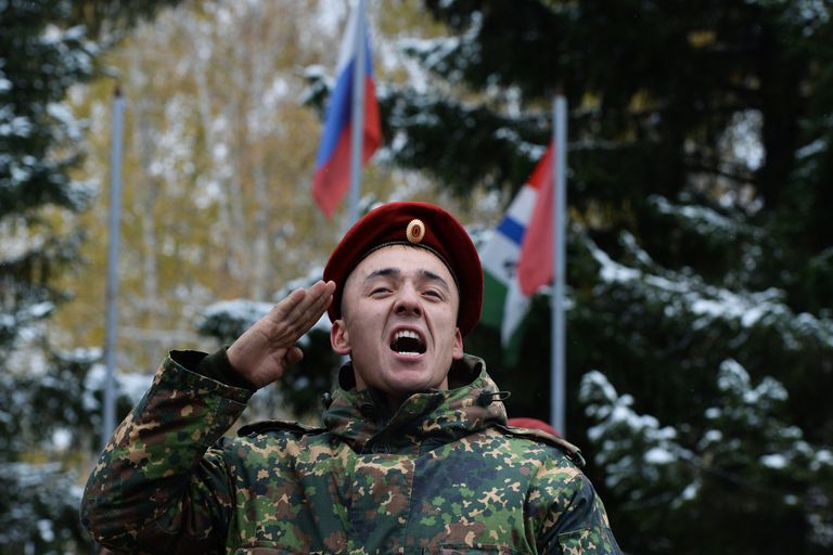 Испытания на право ношения крапового и зеленого берета среди военнослужащих Национальной гвардии РФ