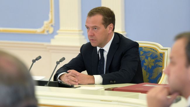 Дмитрий Медведев на заседании кабинета министров РФ. 13 октября 2016 Дмитрий Медведев на заседании кабинета министров РФ. 13 октября 2016