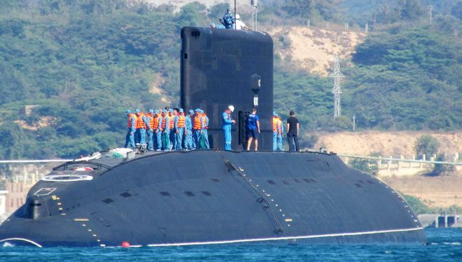 Подводная лодка, построенная в РФ для Вьетнама. Архивное фото Подводная лодка, построенная в РФ для Вьетнама. Архивное фото