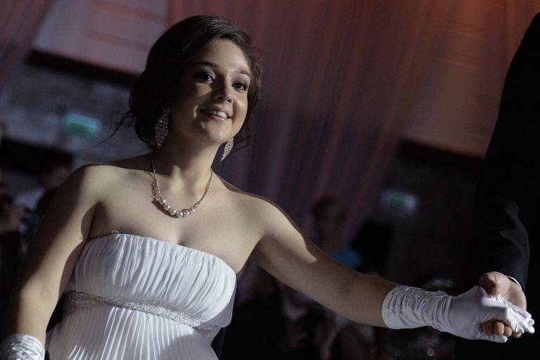 Участница конкурса Елена Семакина выступает в финале 7-го конкурса красоты Мисс Независимость - 2016 в Москве Участница конкурса Елена Семакина выступает в финале 7-го конкурса красоты Мисс Независимость - 2016 в Москве