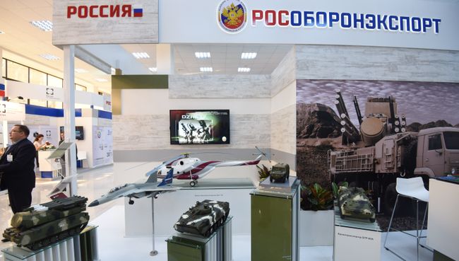 Стенд компании Рособоронэкспорт на международной выставке. Архивное фото Стенд компании Рособоронэкспорт на международной выставке. Архивное фото