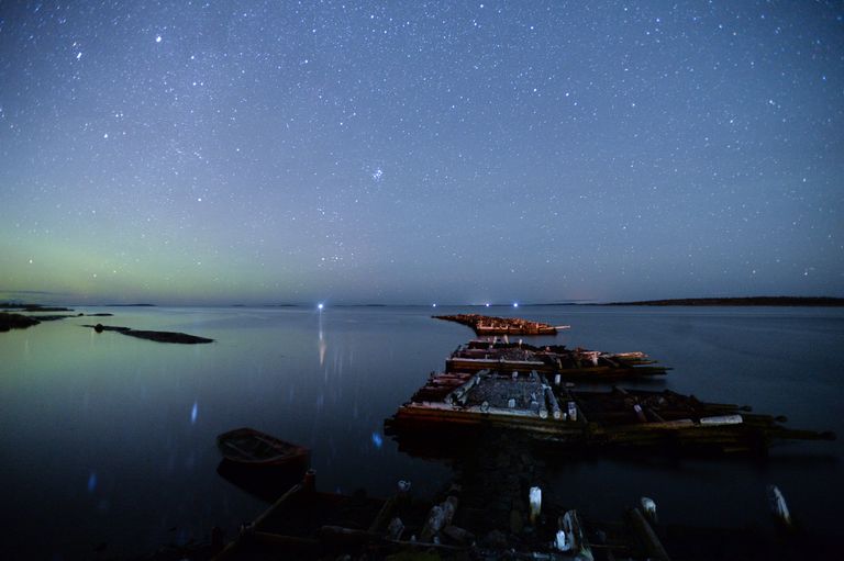 Северное сияние на берегу Белого моря. Кемь, посёлок Рабочеостровск Северное сияние на берегу Белого моря. Кемь, посёлок Рабочеостровск
