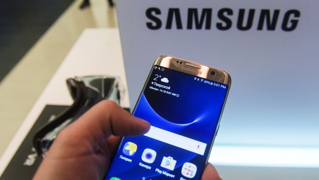 Фирменный магазин Samsung. Архивное фото Фирменный магазин Samsung. Архивное фото
