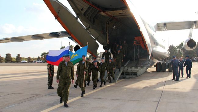 Российские военнослужащие, прибывшие в Египет для участия в учениях Защитники дружбы - 2016. 15 октября 2016 Российские военнослужащие, прибывшие в Египет для участия в учениях Защитники дружбы - 2016. 15 октября 2016