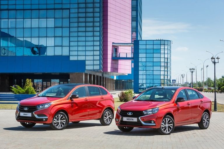 Автомобили Lada XRay и Lada Vesta Автомобили Lada XRay и Lada Vesta