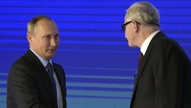 Президент РФ Владимир Путин и президент Российского союза промышленников и предпринимателей (РСПП) Александр Шохин. Архивное фото Президент РФ Владимир Путин и президент Российского союза промышленников и предпринимателей (РСПП) Александр Шохин. Архивное фото