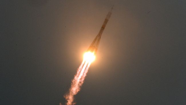 Старт ракеты-носителя Союз-ФГ с транспортным пилотируемым кораблем Союз МС-02 с космодрома Байконур