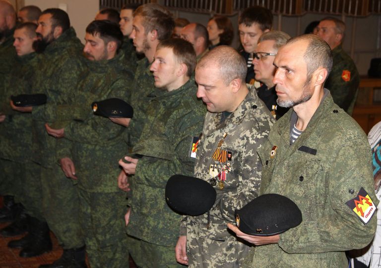 На церемонии прощания с командиром ополчения ДНР Арсеном Павловым (Моторола) в Донецке На церемонии прощания с командиром ополчения ДНР Арсеном Павловым (Моторола) в Донецке