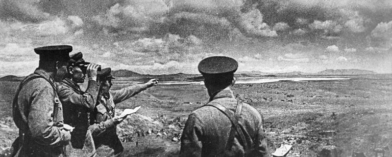 Советские командиры на берегу озера Хасан во время вторжения японских войск. 1938 год 
