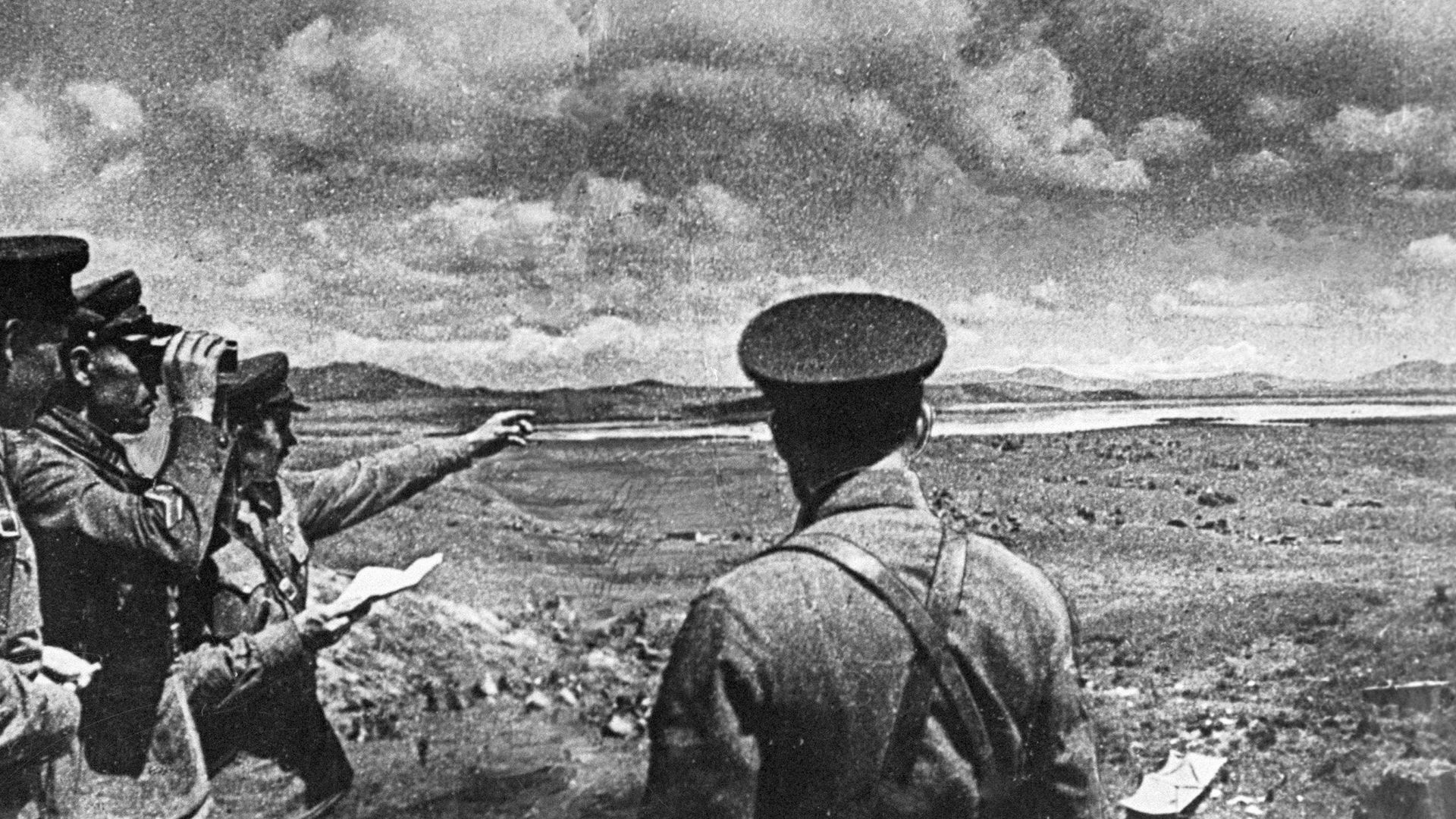 Советские командиры на берегу озера Хасан во время вторжения японских войск. 1938 год  - РИА Новости, 1920, 06.08.2025