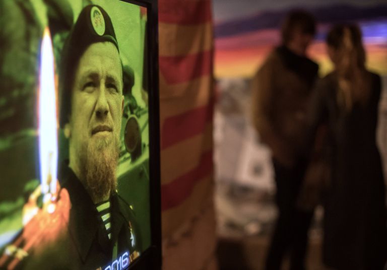 Портрет погибшего командира ополчения ДНР Арсена Павлова во время памятного мероприятия в Санкт-Петербурге