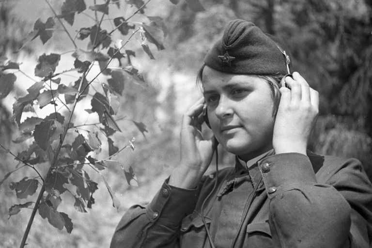 Радистка младший сержант Анна Соврикова. 1942 год 