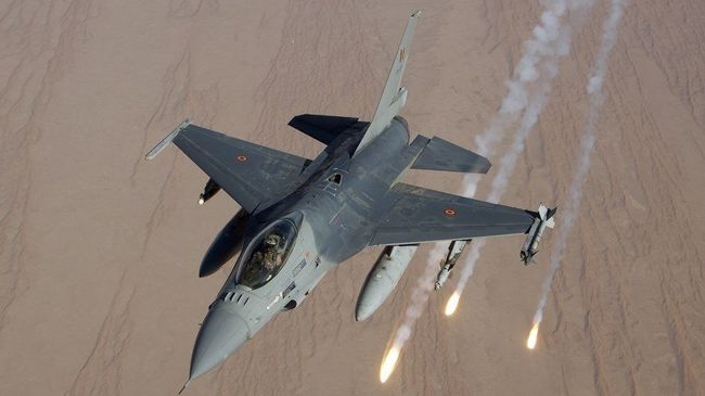 Истребитель F-16 ВВС Бельгии. Архивное фото Истребитель F-16 ВВС Бельгии. Архивное фото