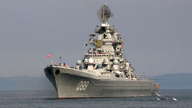 Тяжелый атомный ракетный крейсер Северного флота Петр Великий. Архивное фото