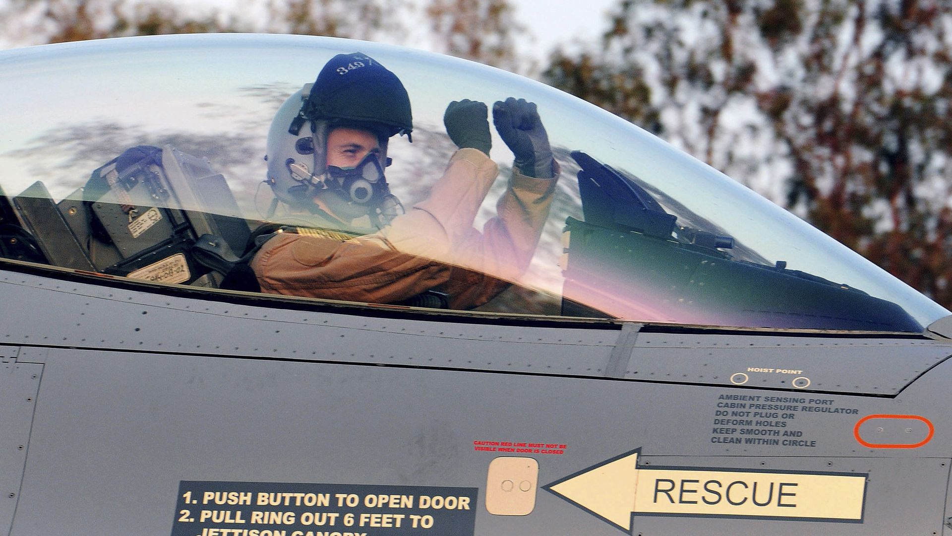 Истребитель F-16 бельгийских ВВС Истребитель F-16 бельгийских ВВС - РИА Новости, 1920, 09.03.2021