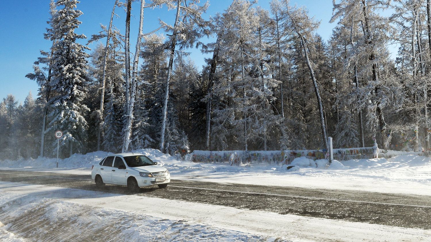 Автомобиль на дороге в Республике Тыва Автомобиль на дороге в Республике Тыва - РИА Новости, 1920, 27.02.2024
