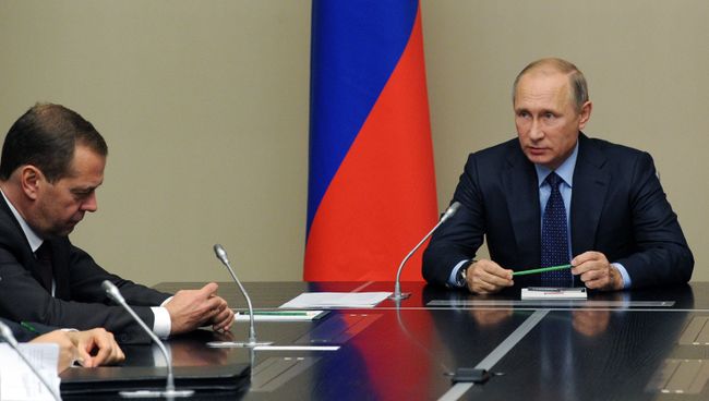 Президент РФ Владимир Путин проводит совещание с постоянными членами Совета безопасности РФ. 21 октября 2016 Президент РФ Владимир Путин проводит совещание с постоянными членами Совета безопасности РФ. 21 октября 2016