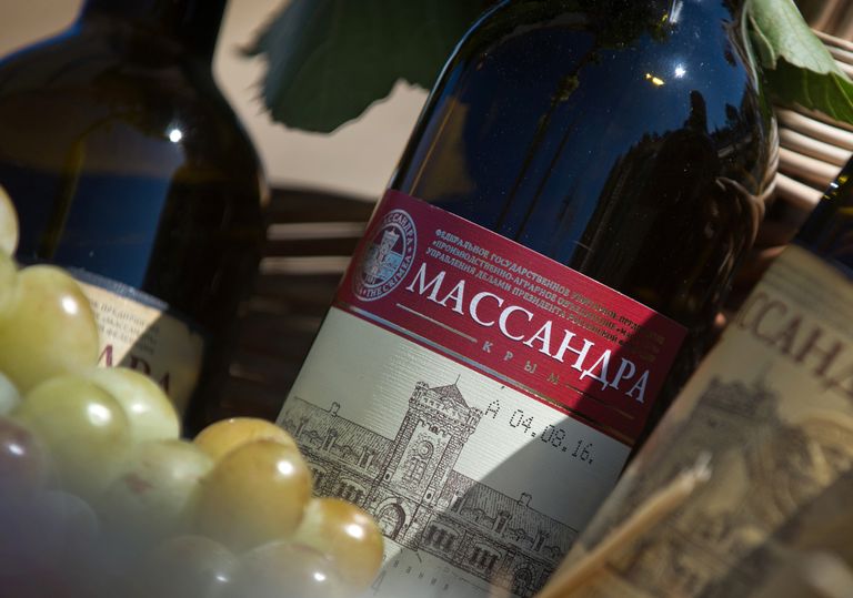 Фестиваль молодого вина Wine Fest в Балаклаве Фестиваль молодого вина Wine Fest в Балаклаве
